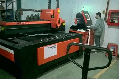 Gia công tấm mỏng bằng máy cắt laser CNC